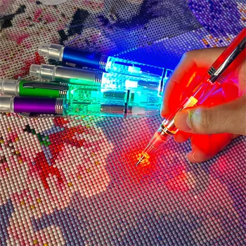 NOVÉ 5D Diamond Maľovanie Bod Vŕtať Pero so Svetlom LED Osvetlenie Pero Diamond Mosaci Cross Stitch Nail Art Nástroje a Príslušenstvo